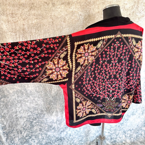 Love Tree Cherry Blossom Kimono - Large - Picture 6 of 10